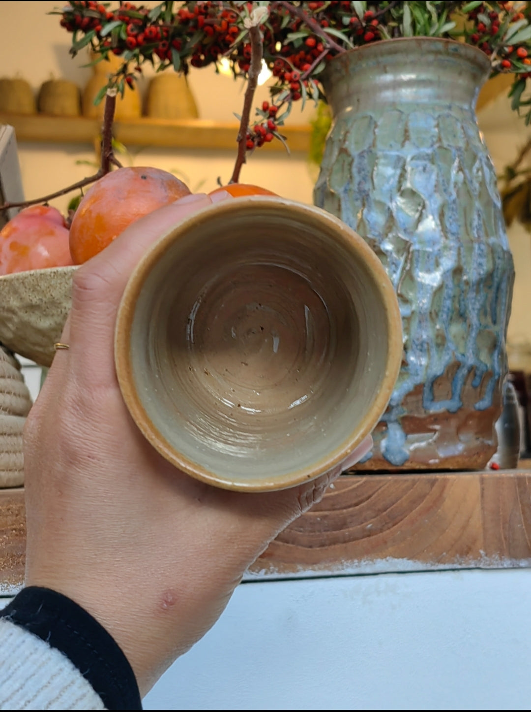 Holding a cup | Jingshan