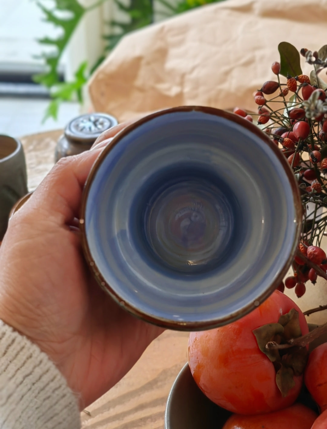 Holding a cup | Jingshan