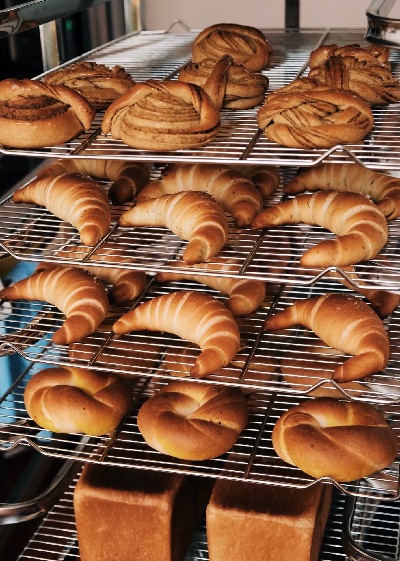 Xiaowu's "Red Shallot Bread Studio"