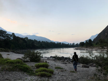 Campamento de 2 días junto al río Nujiang y la plantación de café de la montaña Gaoligong