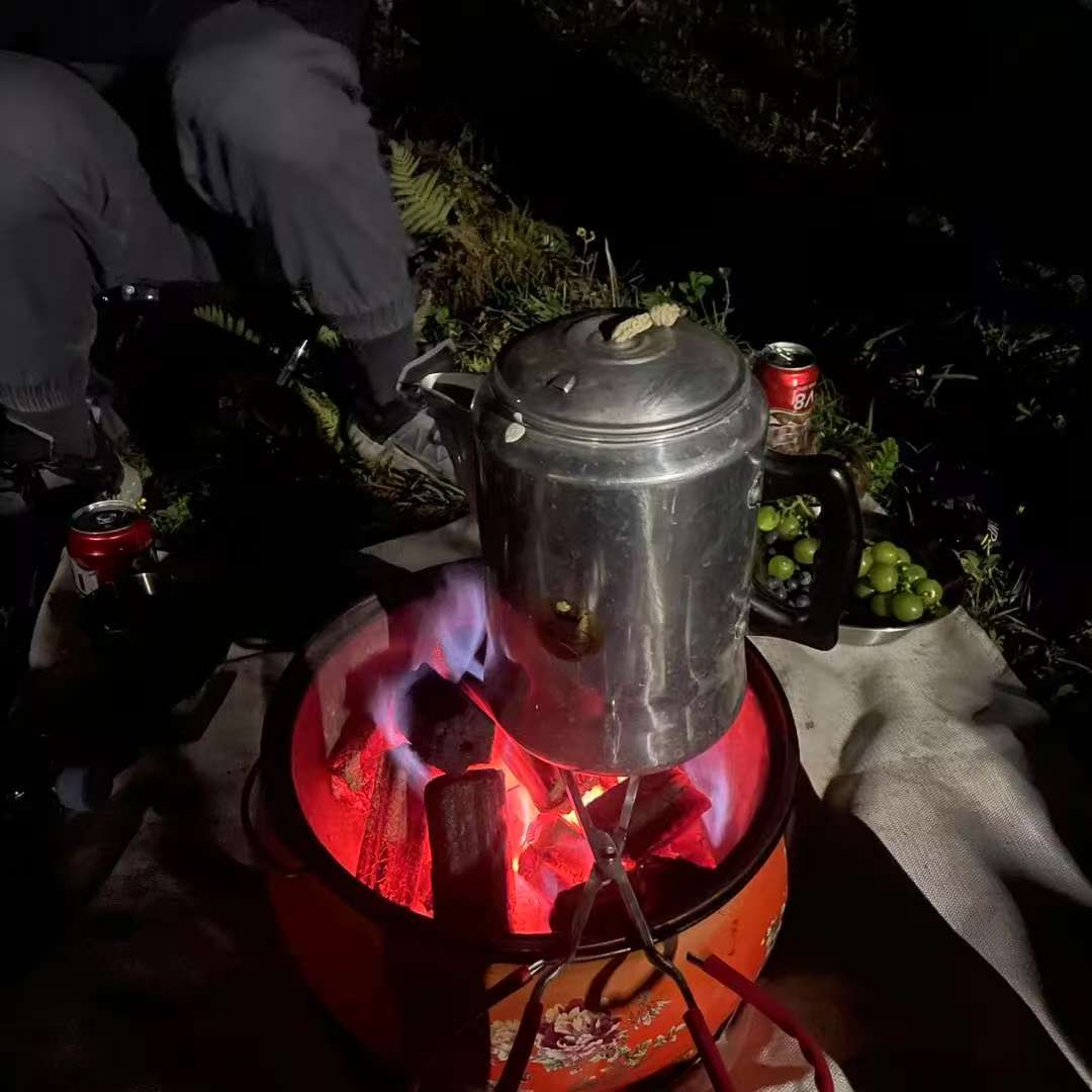 (Junio-noviembre) Campamento en la ladera oeste de la montaña Cangshan