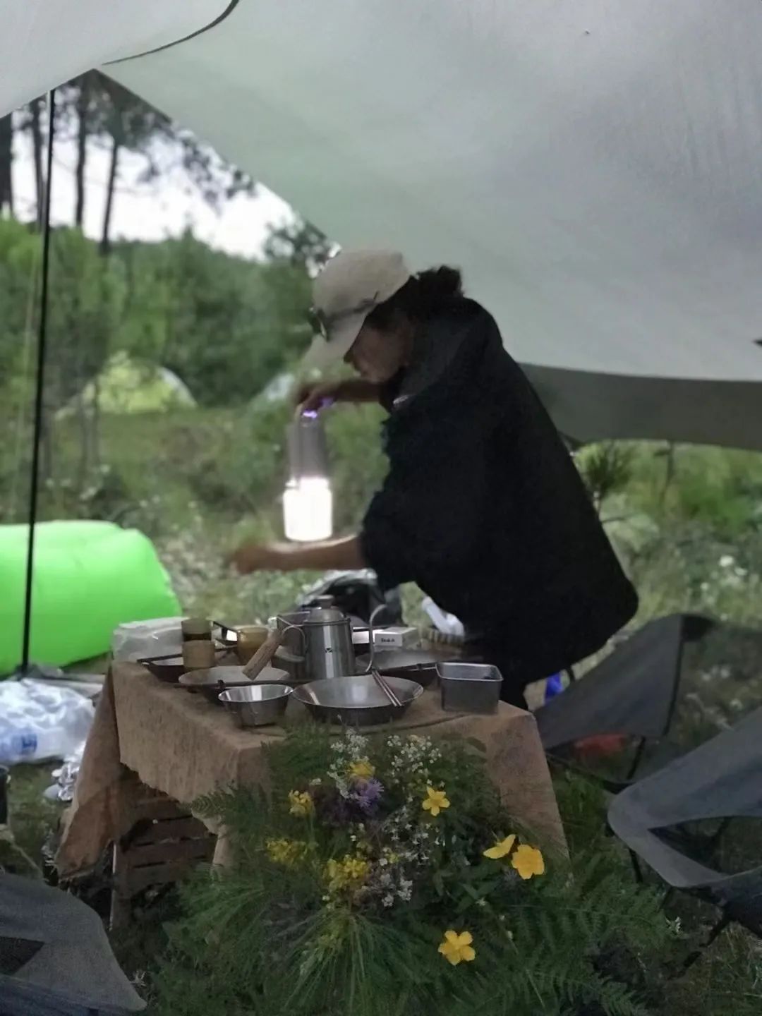 Acampada en la isla y en el bosque del lago | Embalse de Jizi