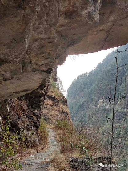 Wandern Sie zum Zhonghe-Tempel, genießen Sie eine vegetarische Mahlzeit und überqueren Sie den Zhonghe Grand Canyon (mittlere Distanz)