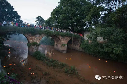 Festival de las linternas del río de la aldea de Qingsuo (día 15 del séptimo mes lunar | Festival de Zhongyuan)