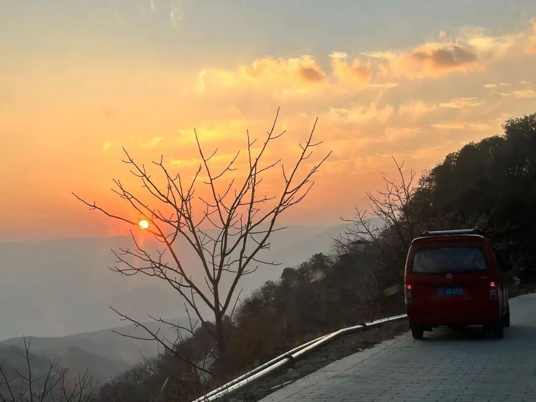 시포 깊은 산 속 &#39;친척&#39; 집에서 보낸 하루 | 창산의 저편