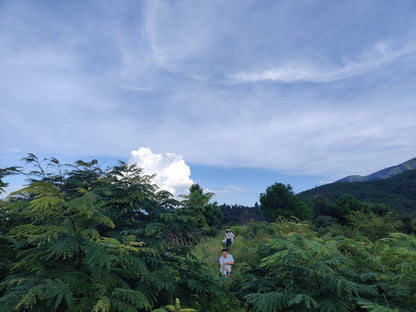 Wandern entlang der alten Tee-Pferde-Straße und den Nanzhao-Ruinen in den Bergen