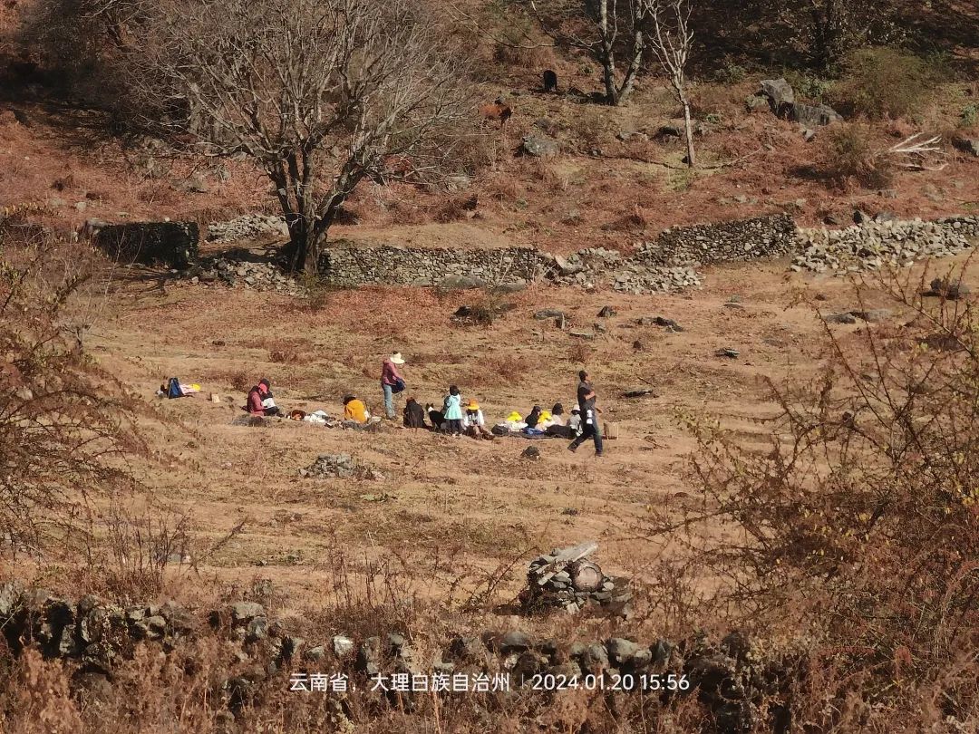 Un día en la casa de un &quot;pariente&quot; en las profundas montañas de Xipo | El otro lado de la montaña Cangshan