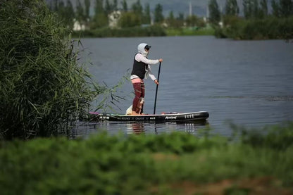 Paddle board | Ve al hermoso lago al pie de la montaña