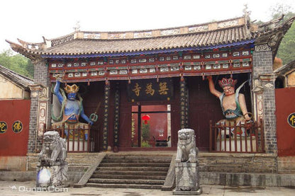 Wuwei Temple (walking in the mountains)