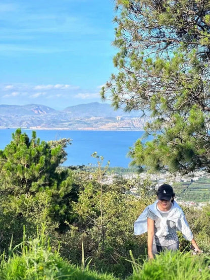 Wandern entlang der alten Tee-Pferde-Straße und den Nanzhao-Ruinen in den Bergen