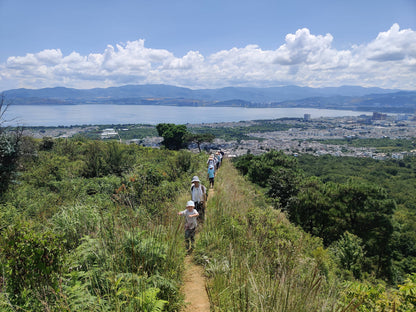 Wandern entlang der alten Tee-Pferde-Straße und den Nanzhao-Ruinen in den Bergen