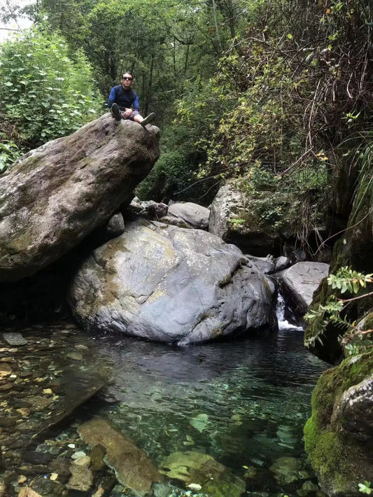 Traçage du ruisseau dans le ruisseau 6 ans +