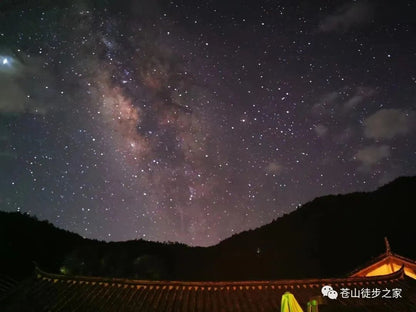 和阿土去觀星| 坐船在夜晚的星空之下的湖上