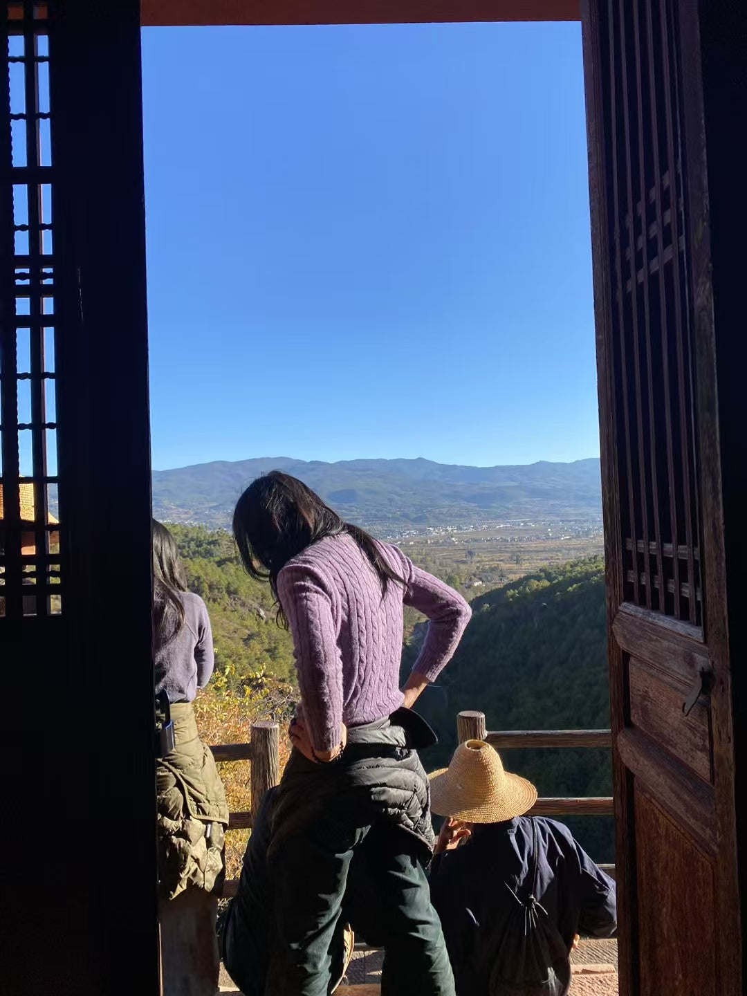 Excursión de dos días a Shaxi: antigua ciudad del té y los caballos, grutas budistas en el valle, vida rural