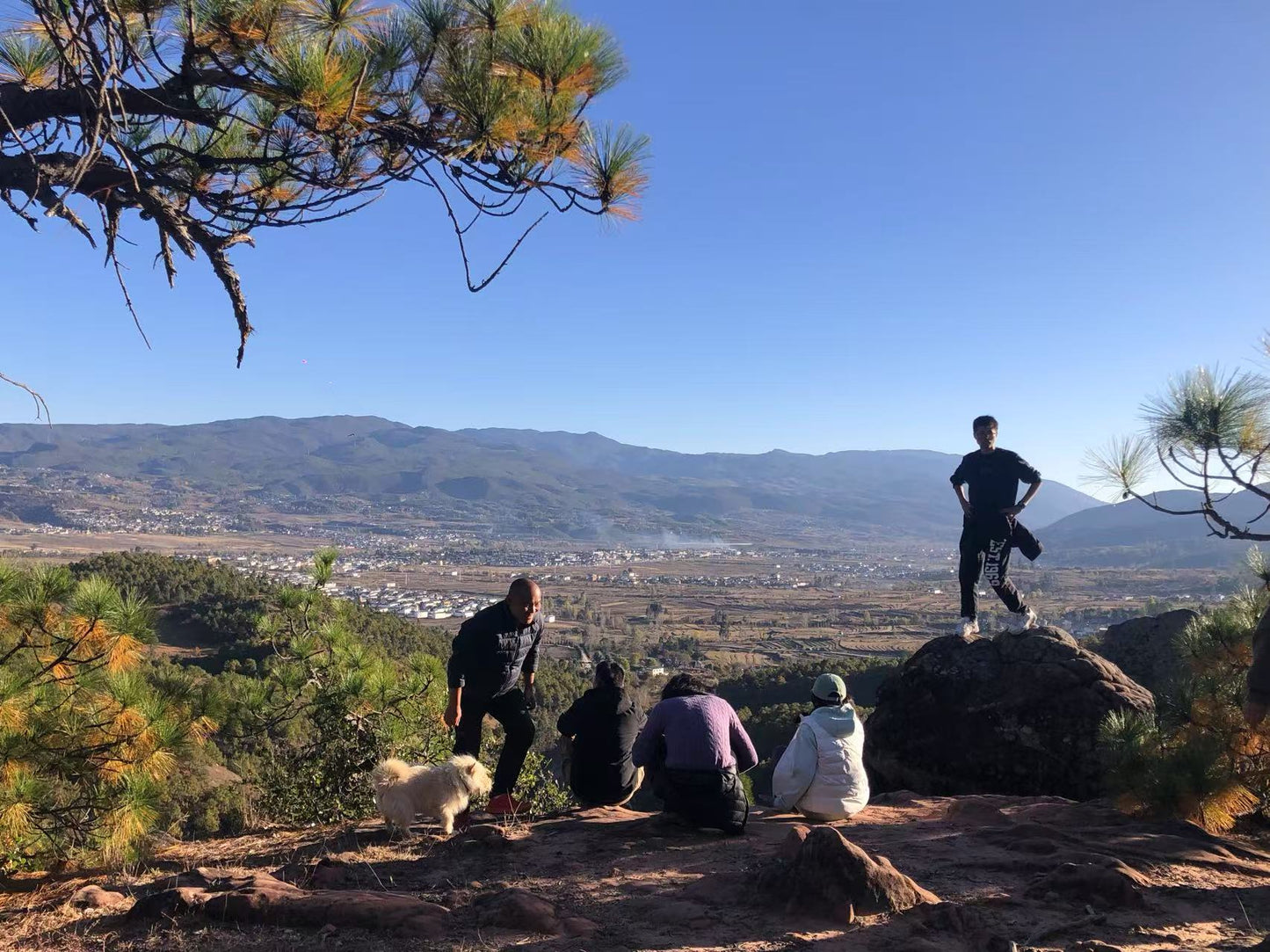 Excursión de dos días a Shaxi: antigua ciudad del té y los caballos, grutas budistas en el valle, vida rural