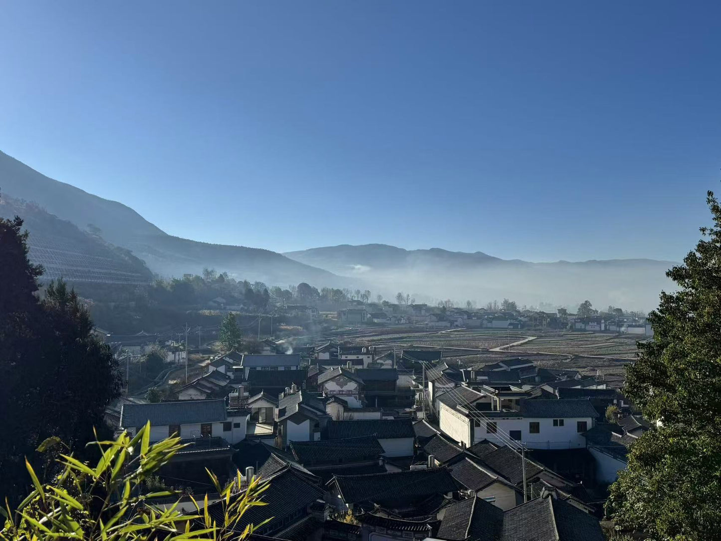 Excursión de dos días a Shaxi: antigua ciudad del té y los caballos, grutas budistas en el valle, vida rural