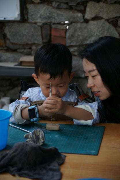 귀여운 수호동물: 타일 고양이 만들기