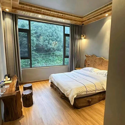 Hanhan's Ailao Mountain Forest Hike (2-day trip)