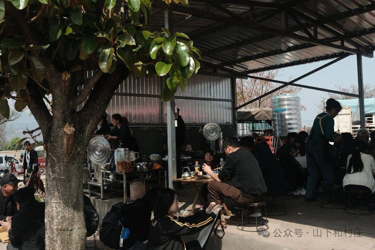 Weishan Temple Street Market | 3rd and 8th of each month