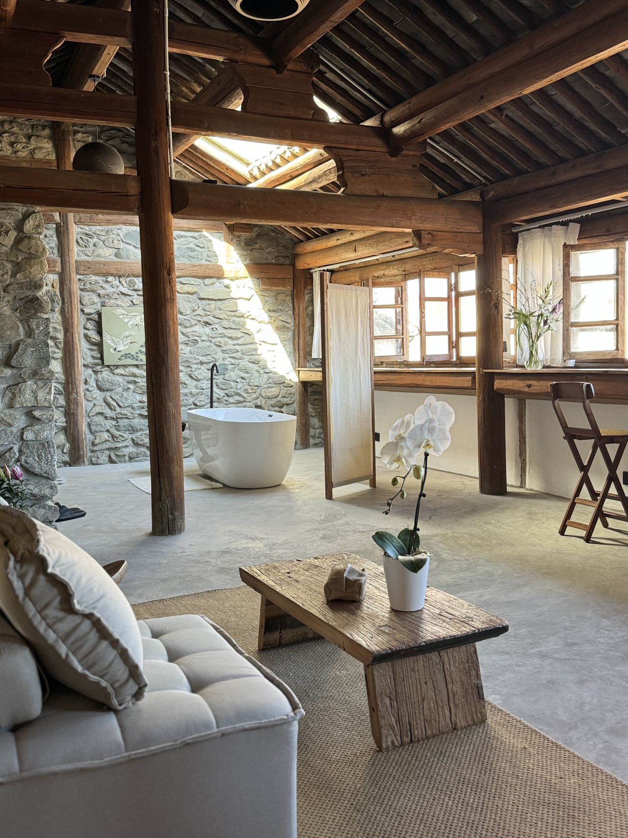 El &quot;One Ton Old Courtyard Family B&amp;B&quot; de NIANRU ofrece comidas