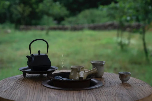 去森林里的茶社品尝烤茶