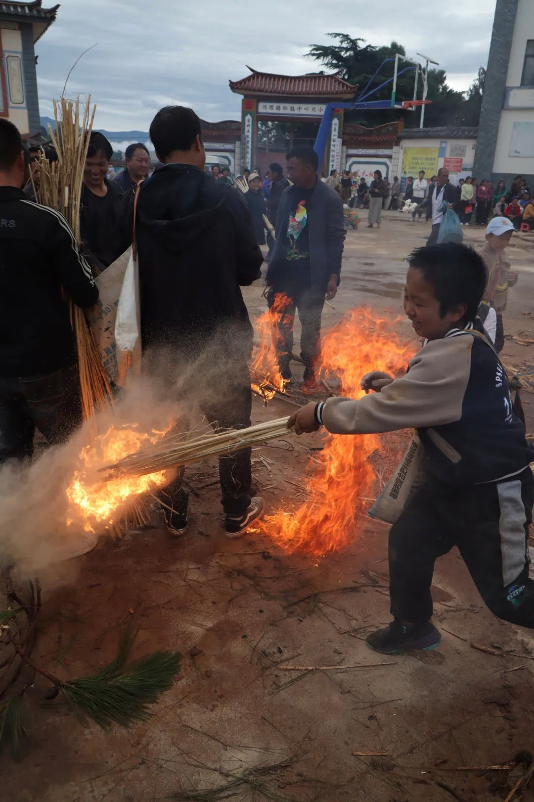 大理白族火把节（每年农历6月25）
