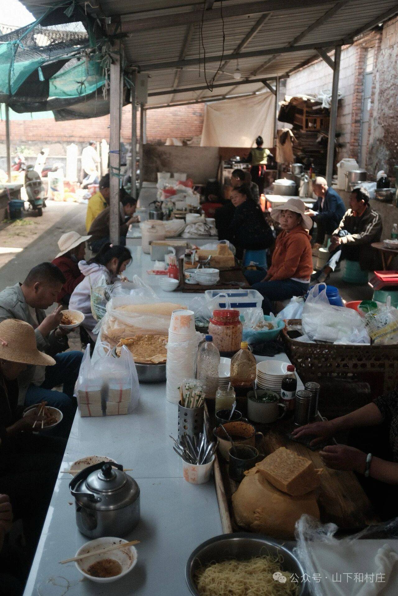Weishan Temple Street Market | 3rd and 8th of each month
